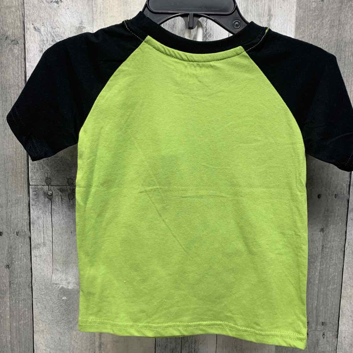 Size 4T Green/Black Marvel T Shirt
