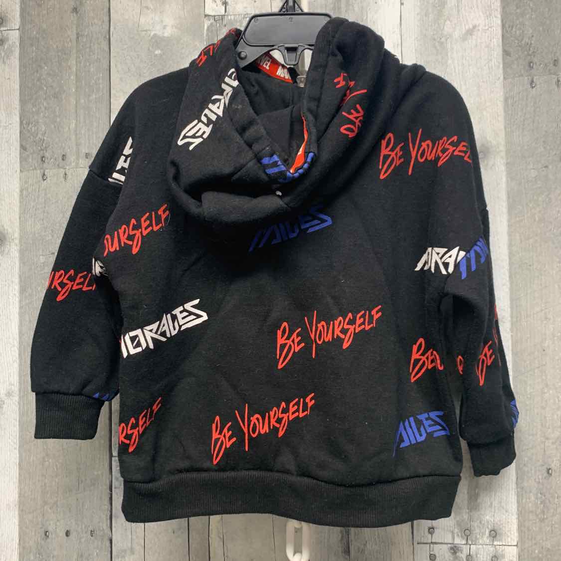 Size 2/3 Black Print Marvel Pull Over