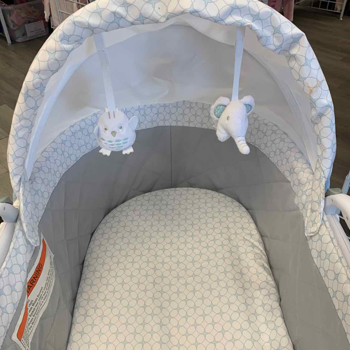 Delta White/Blue Bassinet