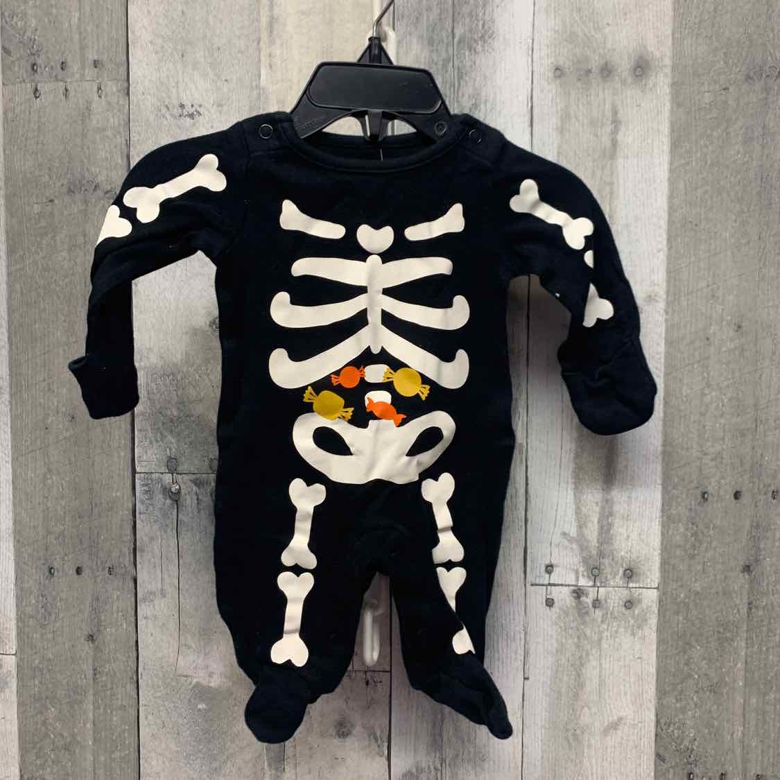 Size Newborn Black Print Carter's Footy PJs