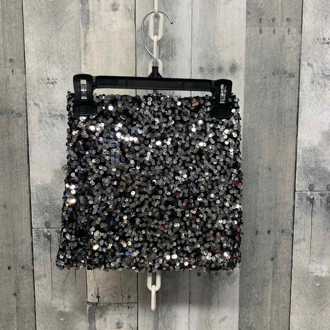 Size 6/7 Black/Silver Art Class Skirt
