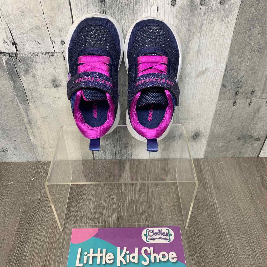Size 5 Navy/Pink Skechers Sneakers