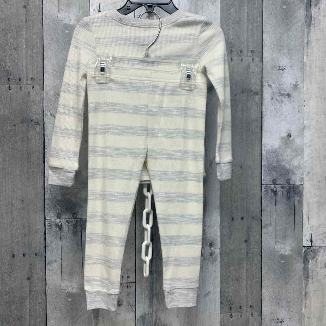 Size 3T Gray/White BearPaw 2pc PJs