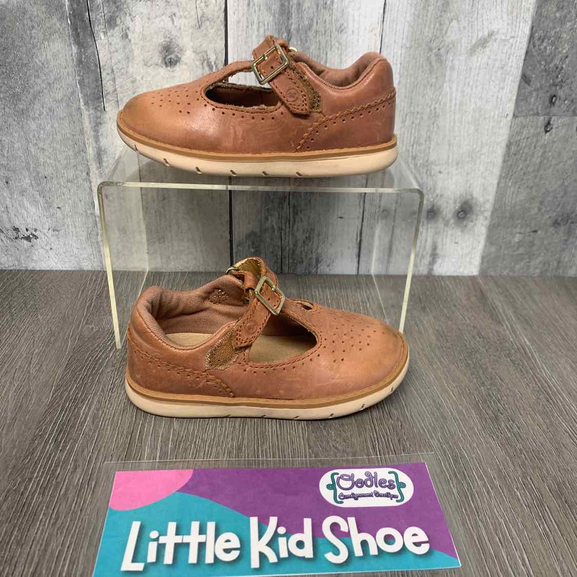 Size 7.5 Brown Stride Rite Sandals - OodlesCB