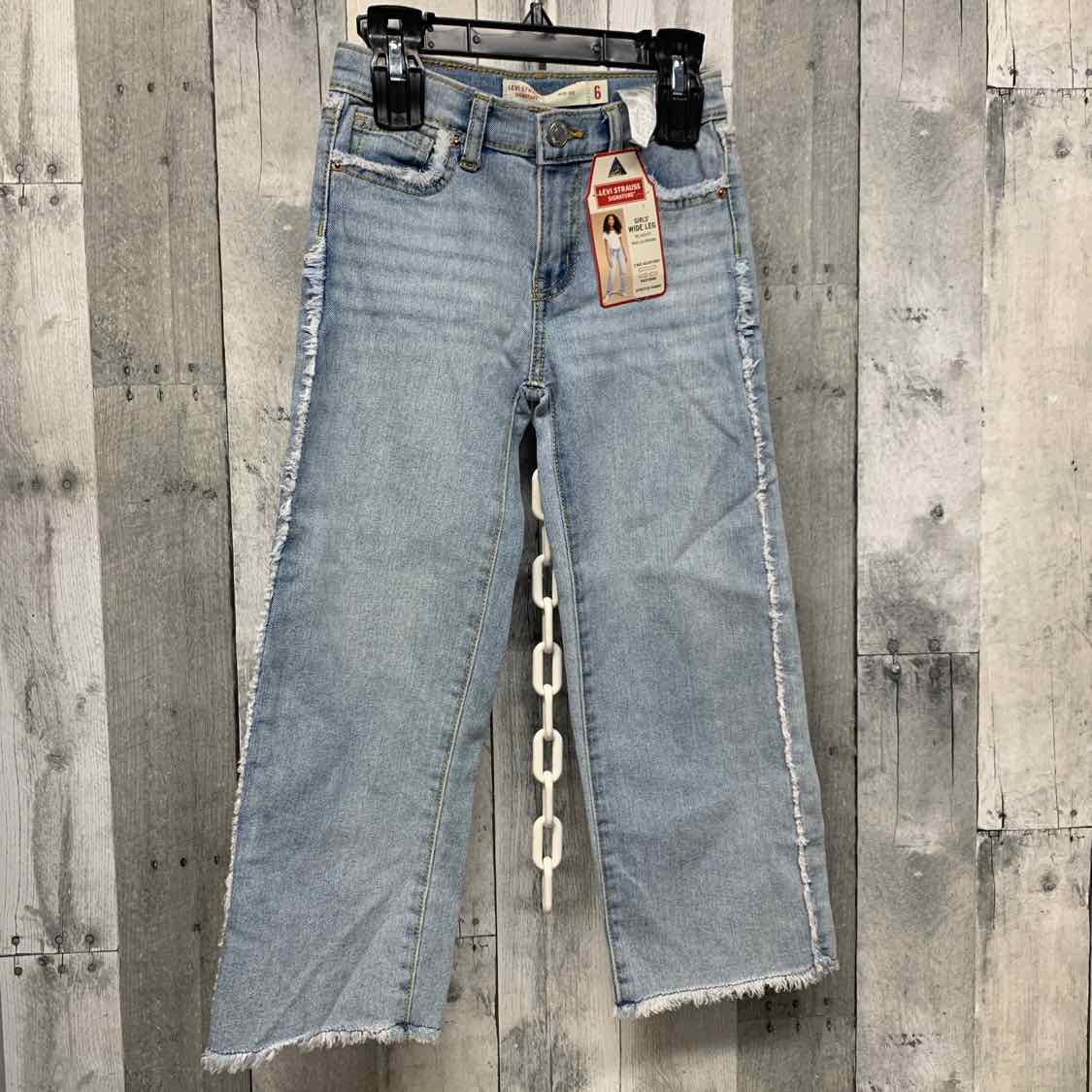 Size 6 Denim Levi Jeans