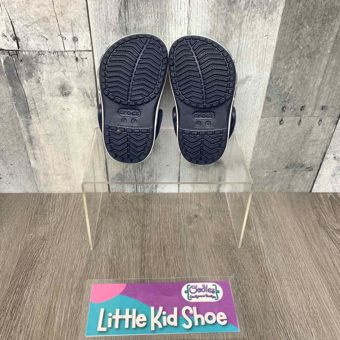 Size 4 Gray/Green Crocs Water Shoes