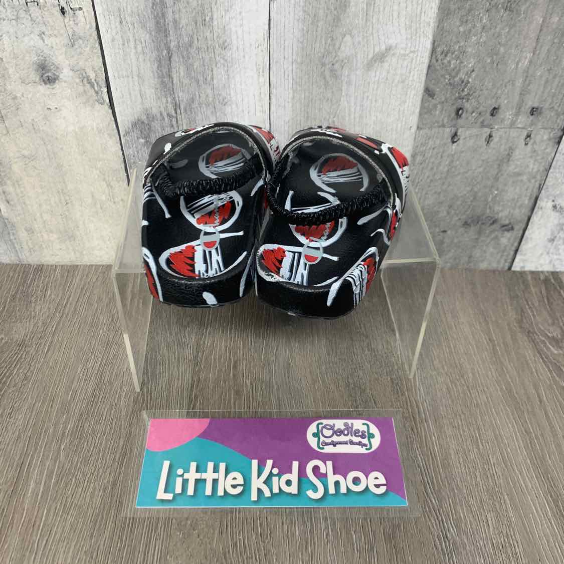 Size 6 Black/Red Champion Sandals - OodlesCB