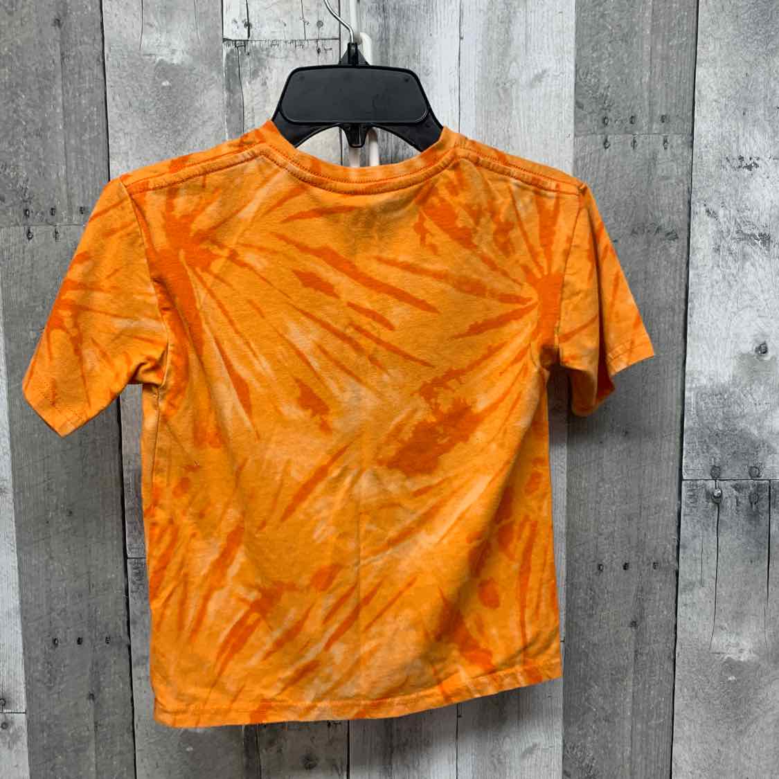 Size 4/5 Orange Graphic Holiday Brands T Shirt