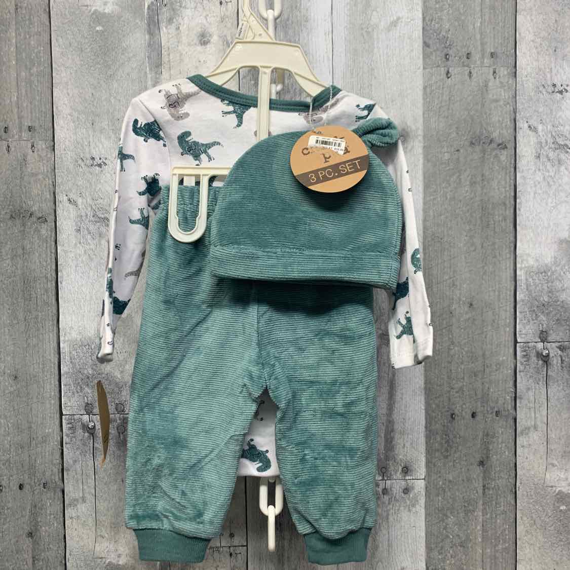 Size 3-6 Months White/Green Chick Pea Shirt/Pants