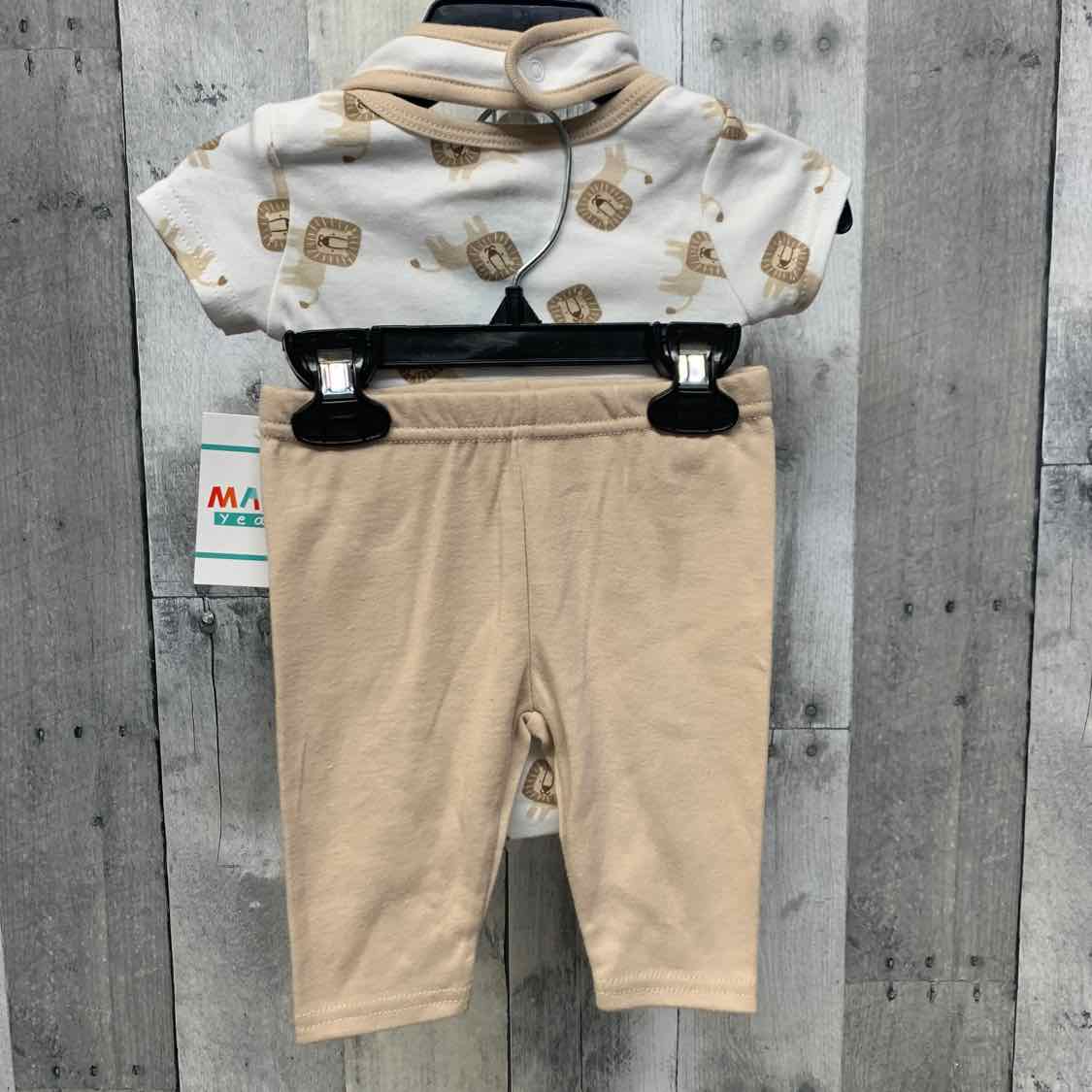 Size 0-3 Months White Print Mid Brand Shirt/Pants