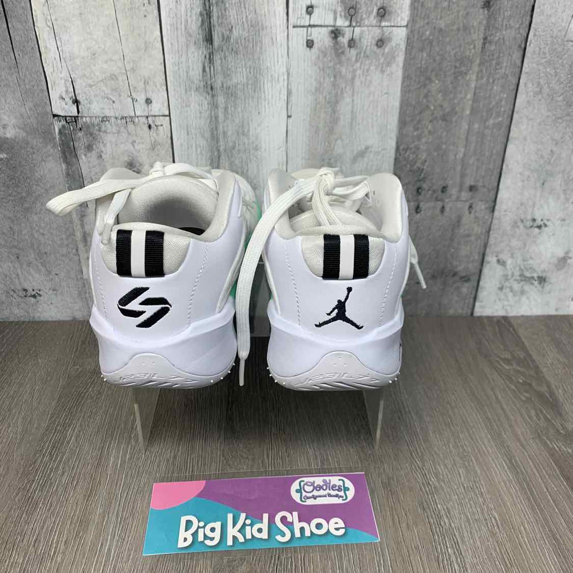 Size 6 White/Green Sport Brand Sneakers