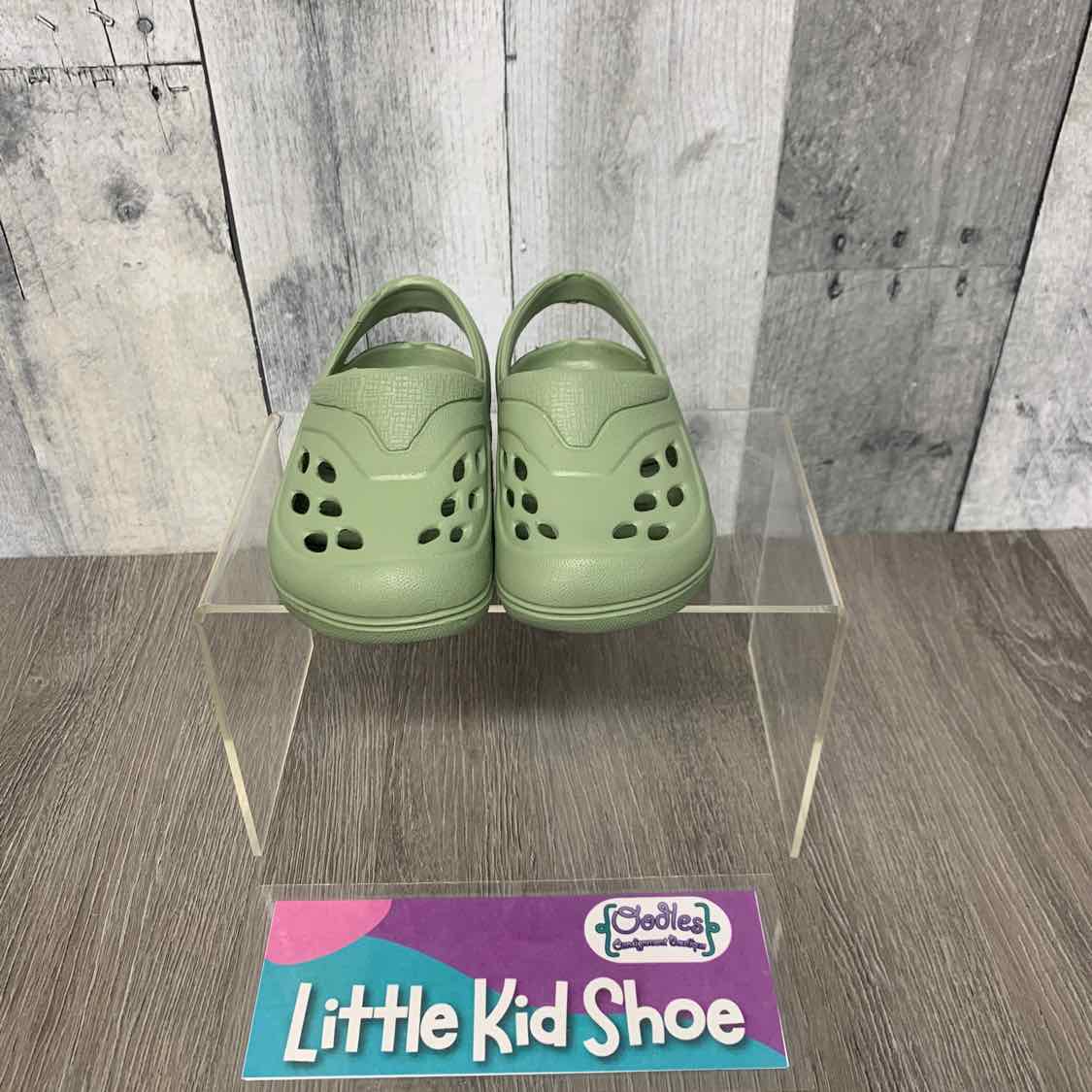 Size 4 Green Mid Brand Water Shoes