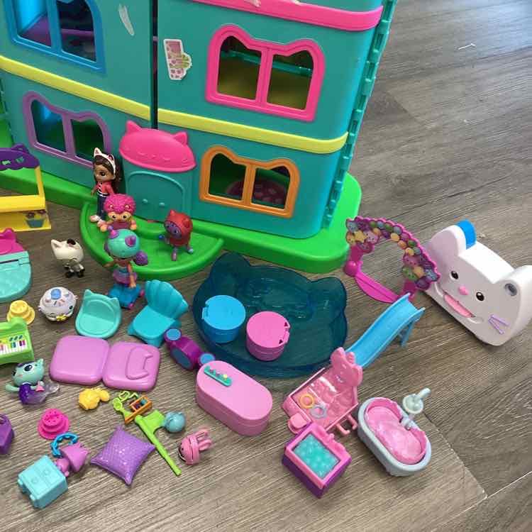 DreamWorks Teal/Purple Misc Playset