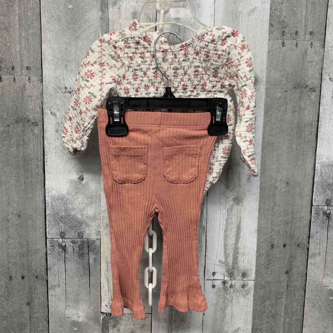 Size 3-6 Months Pink/White Daisy Fuentes Shirt/Leggings