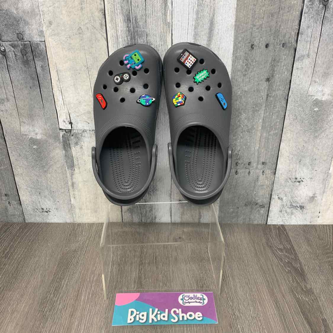 Size 6 Gray Crocs Water Shoes