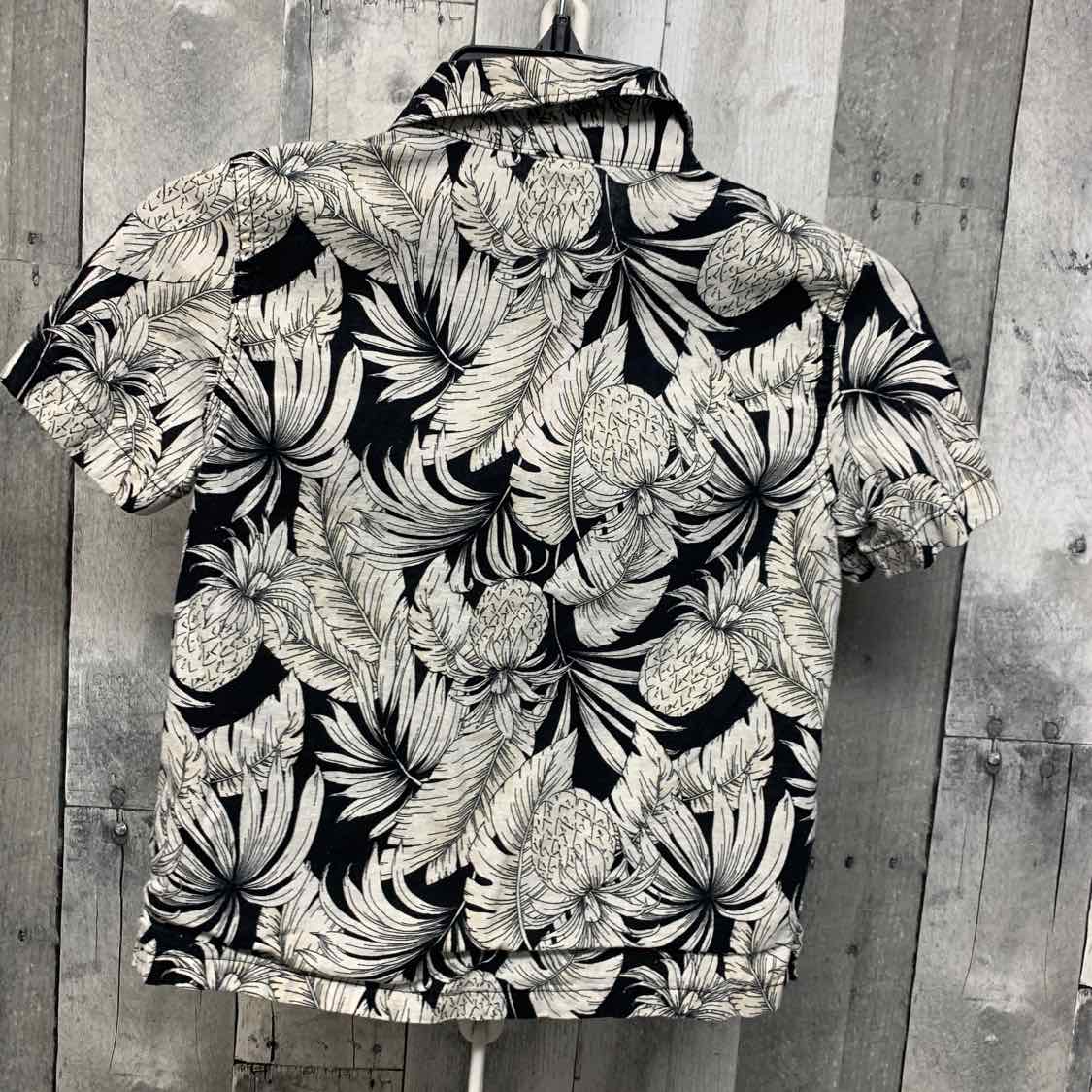 Size 5T Black/White Old Navy Button Up