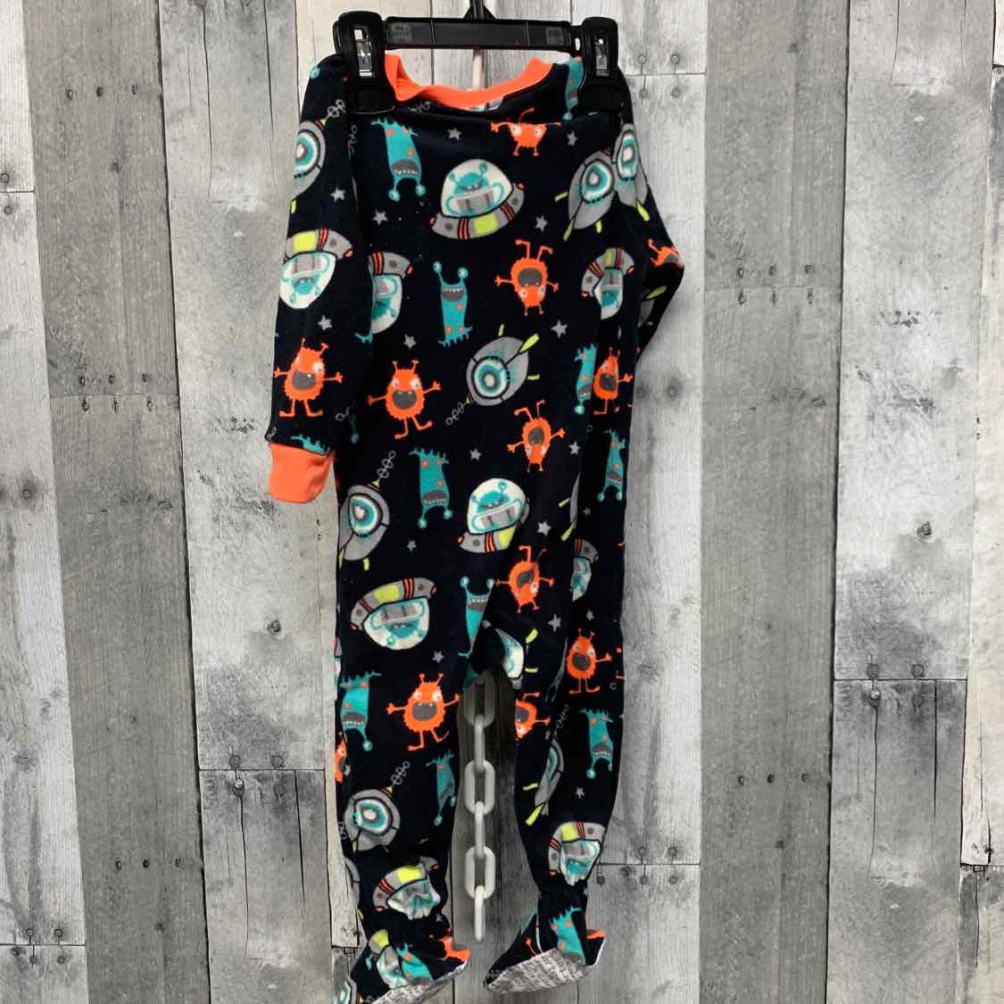 Size 12 Months Black Graphic Simple Joys Footy PJs