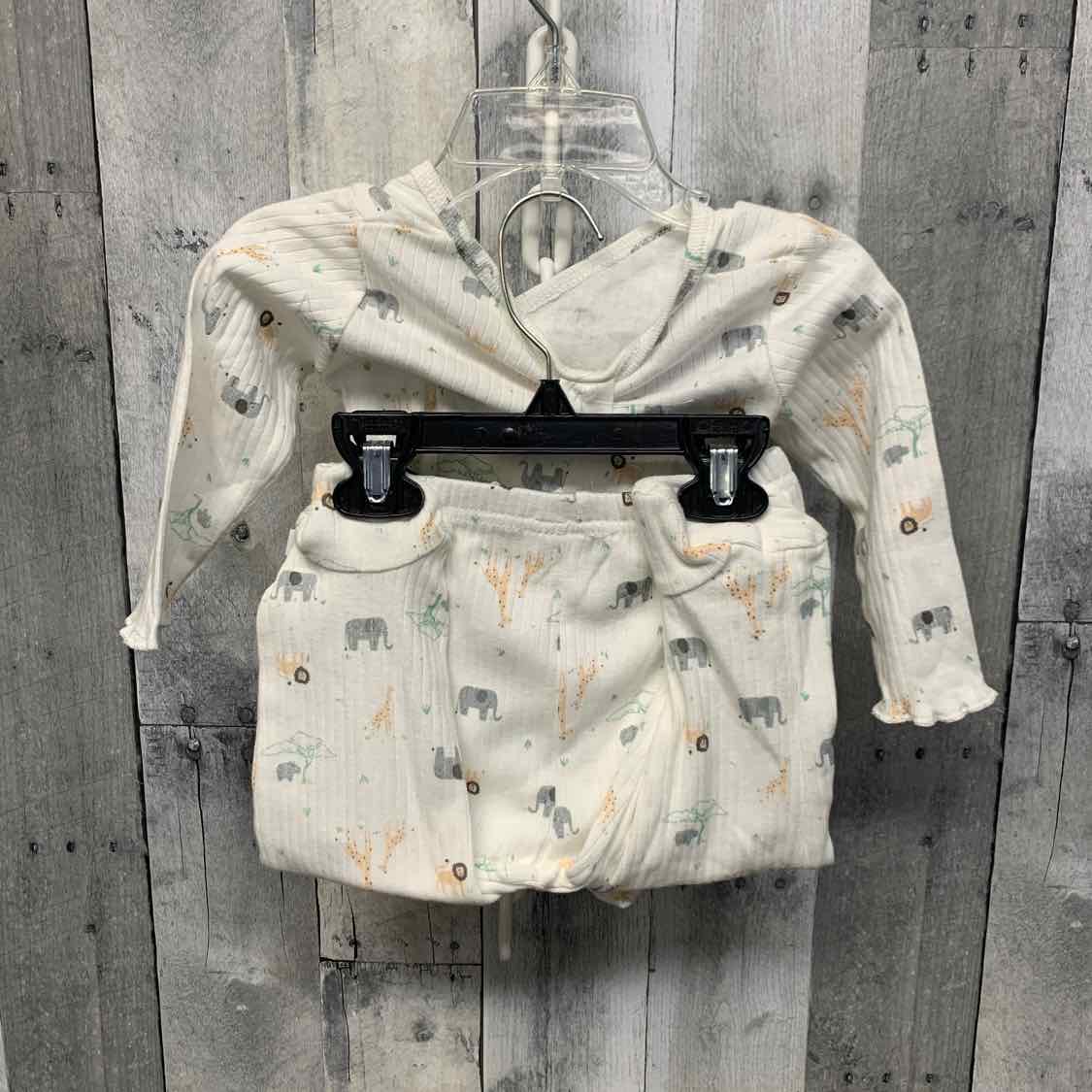 Size 6-9 Months White Print B Brand Shirt/Pants