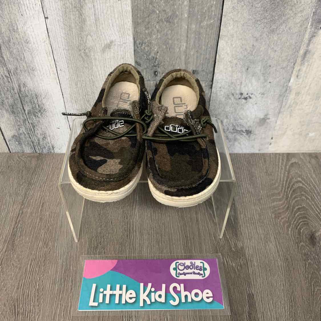 Size 8 Green Camo Hey Dude Loafers