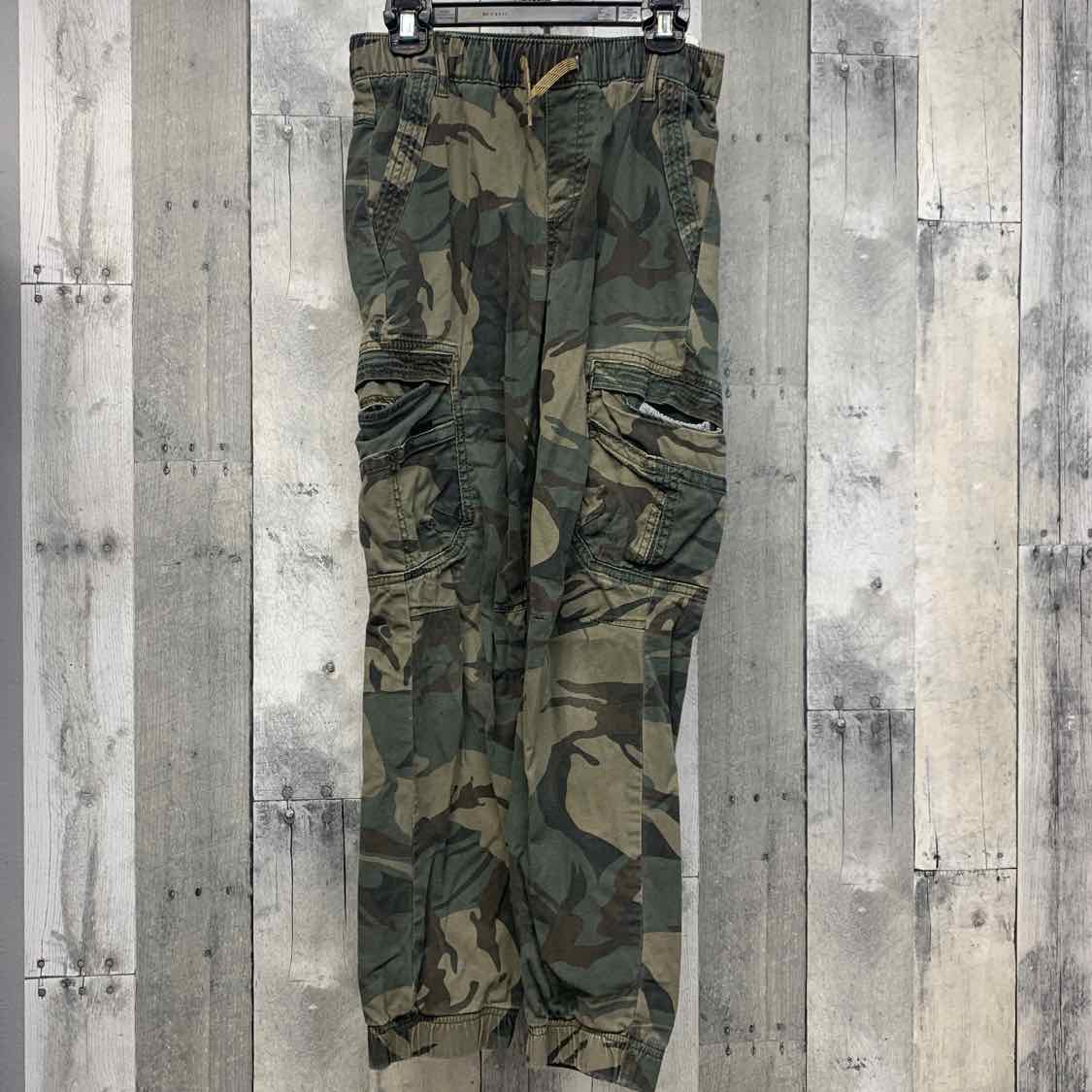 Size 12 Slim Green Camo Wrangler Pants