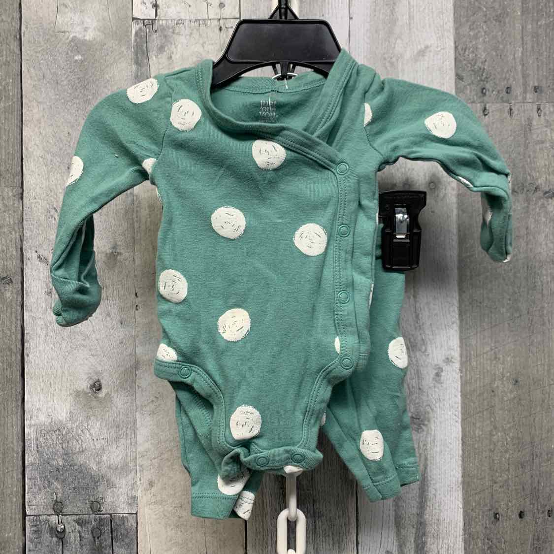 Size Newborn Green/White Just One You Shirt/Pants