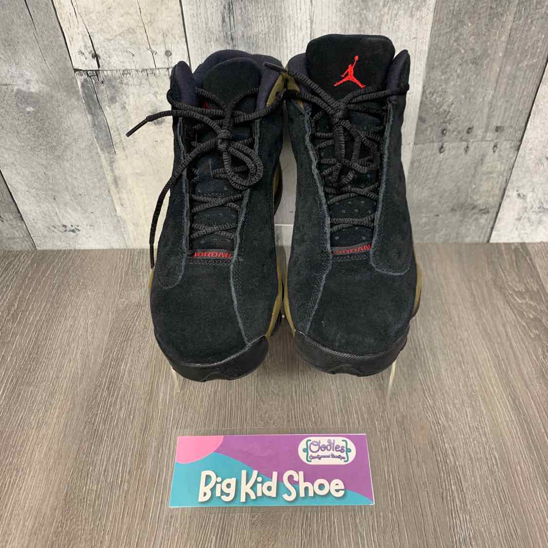 Size 6 Black/Green Sport Brand Sneakers