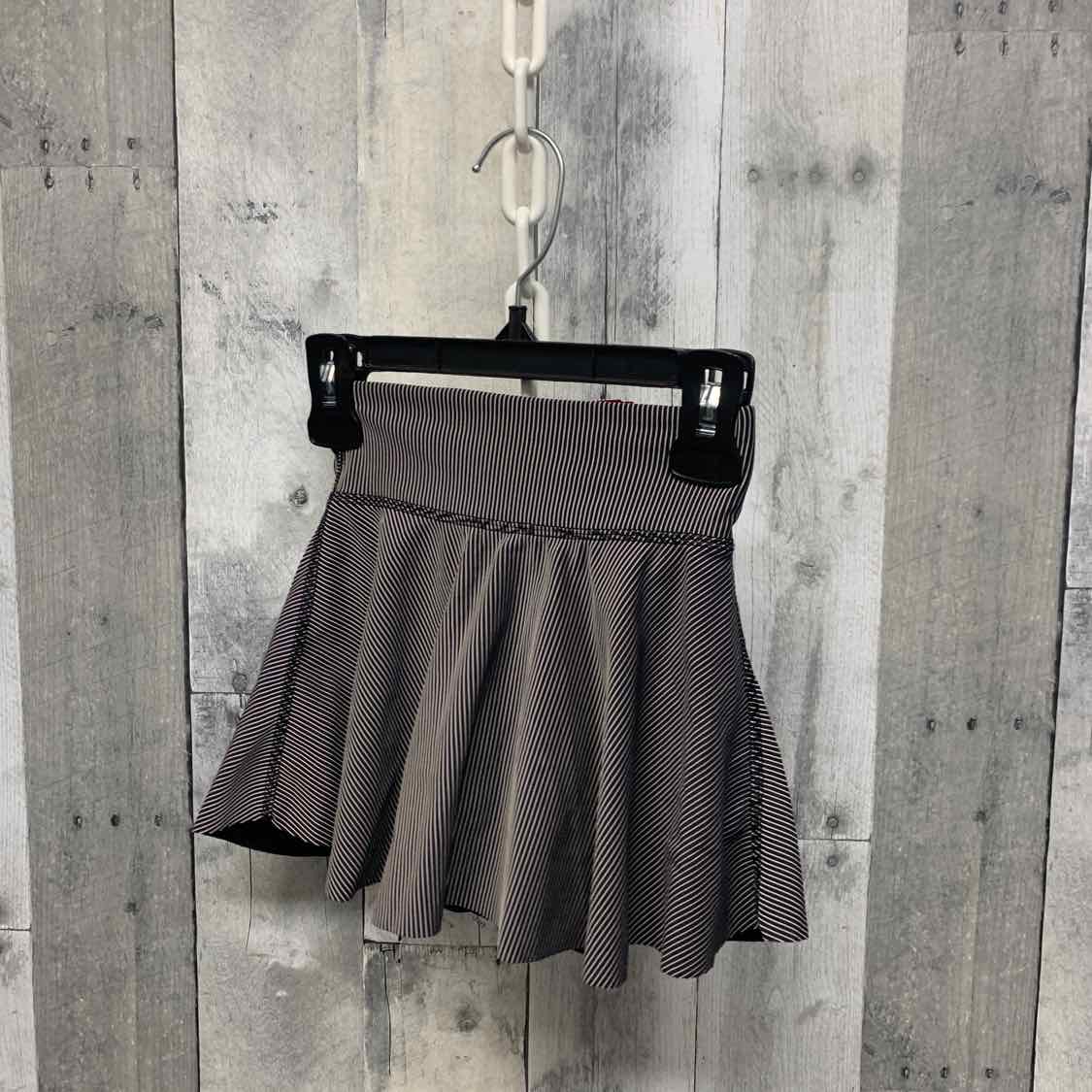 Size 5 Black Striped Old Navy Skirt - Athletic