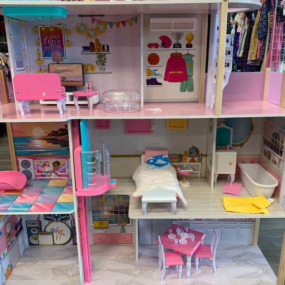 Generic Pink/White Dollhouse