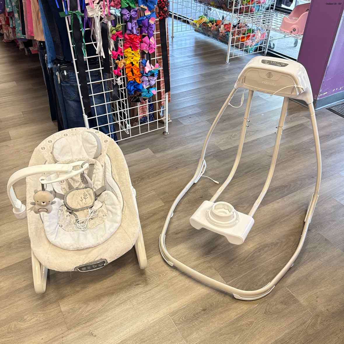 Ingenuity Tan Swing w/ Pwr Plug