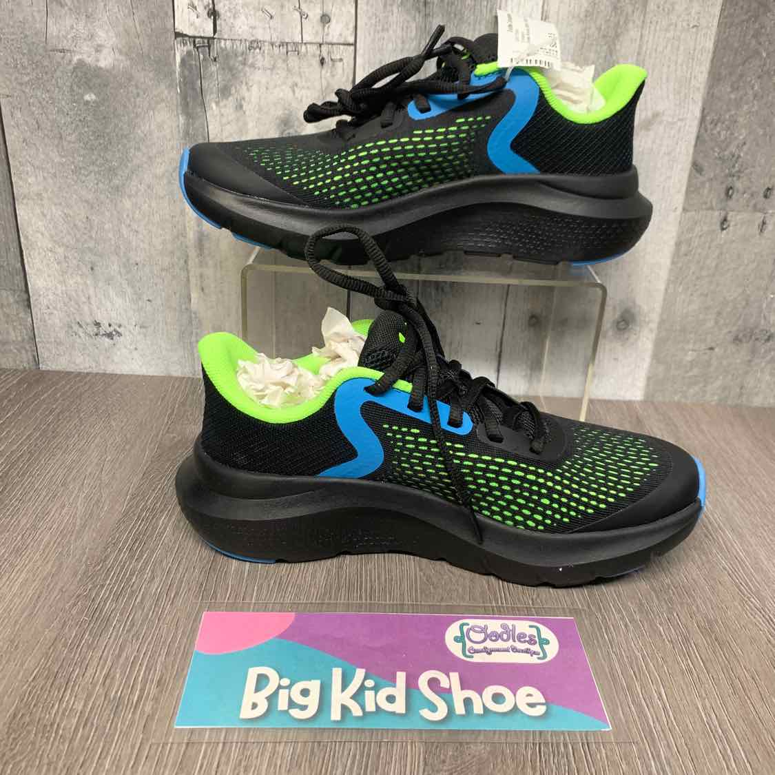 Size 3.5 Black/Green Sport Brand Sneakers