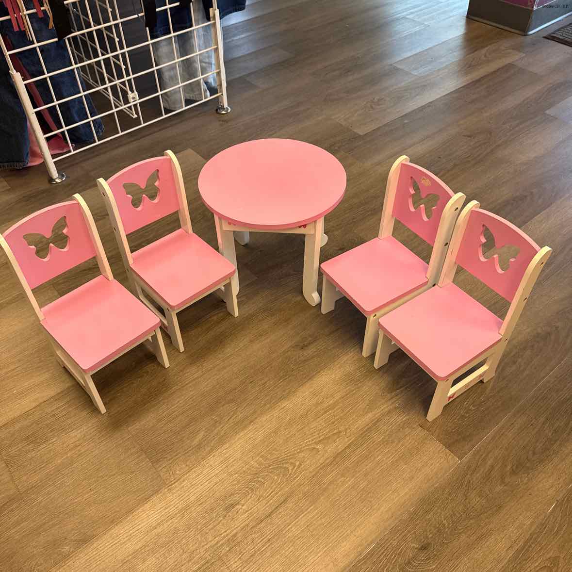 Generic White/Pink Doll Accessories