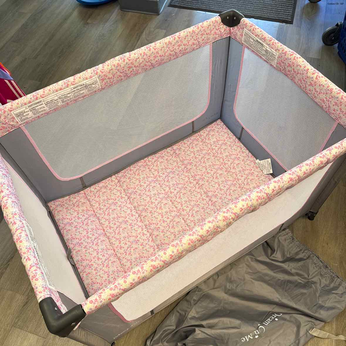 Dream on Me Pink Floral Print Pack N Play
