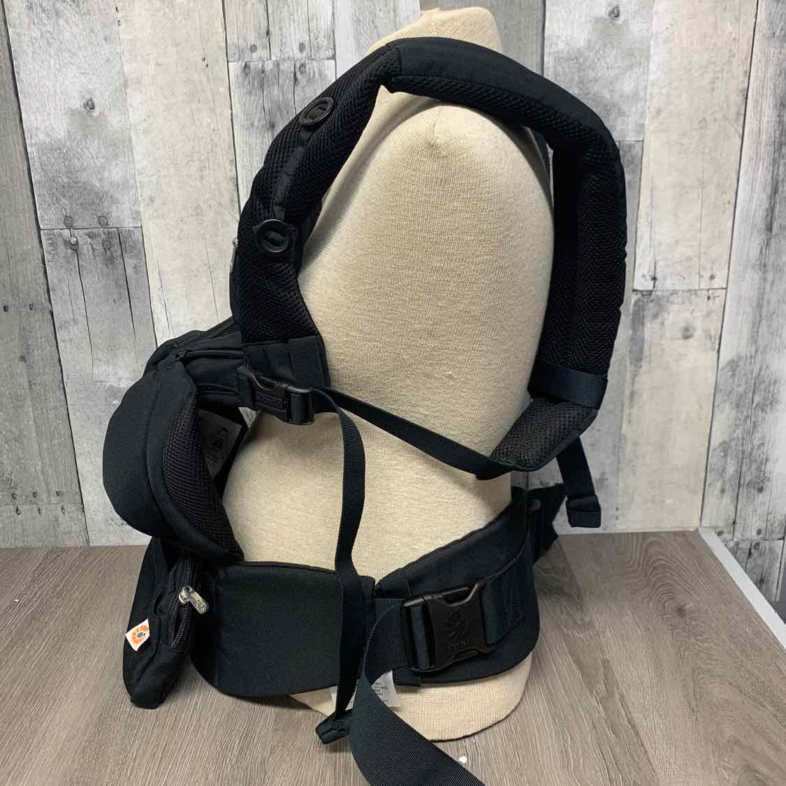 Ergo Black Infant Carrier