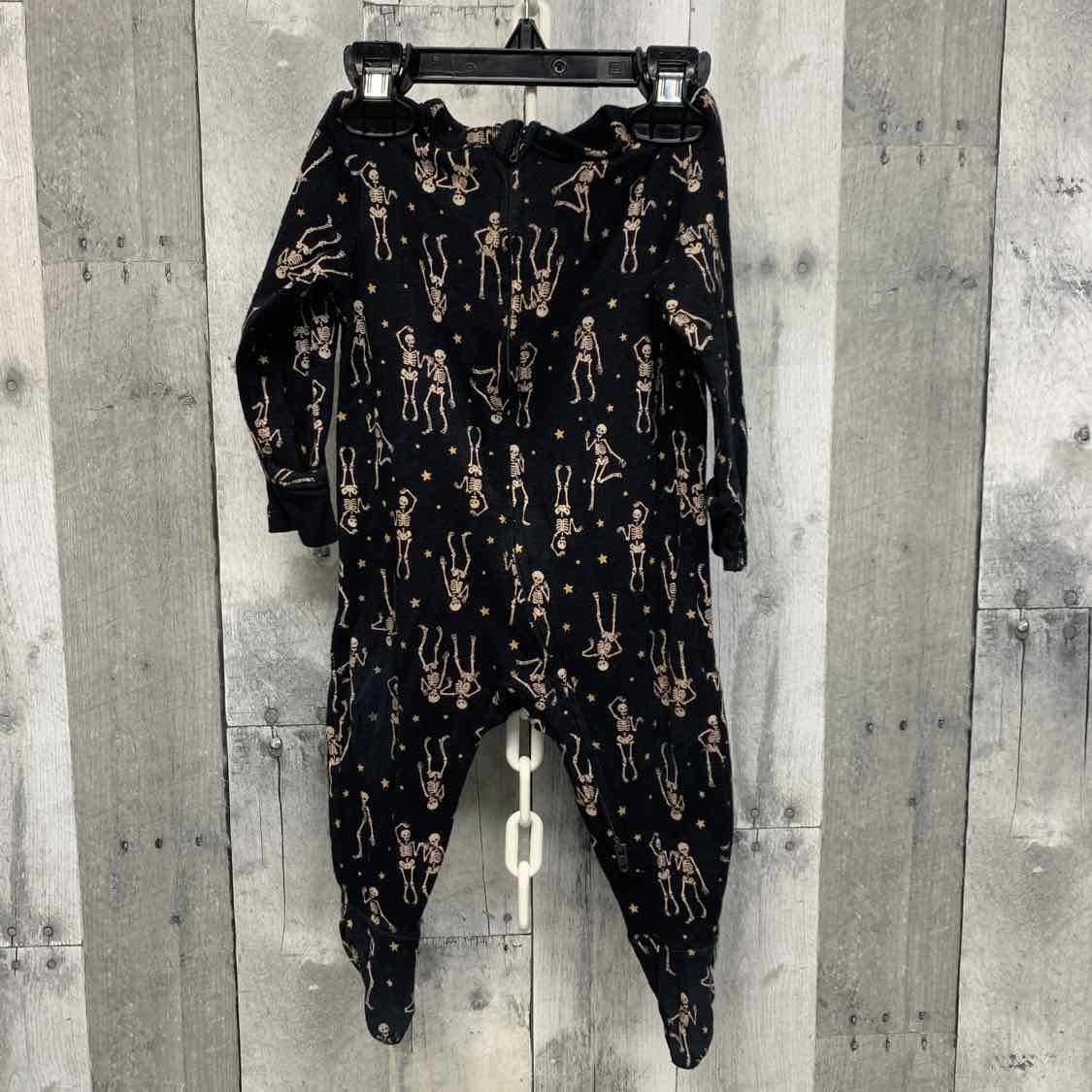 Size 6-9 Months Black Old Navy Footy PJs