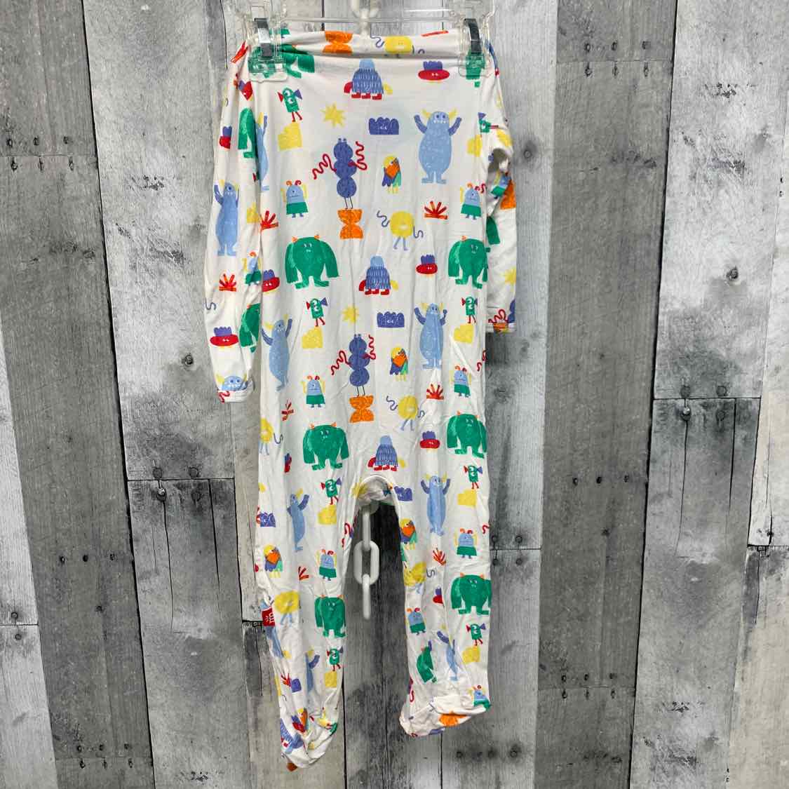 Size 6-9 Months White Print Name Brand Footy PJs